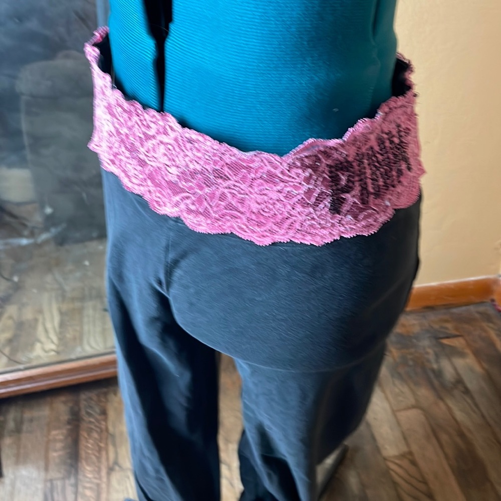 VS PINK- lace trimmed yoga pants